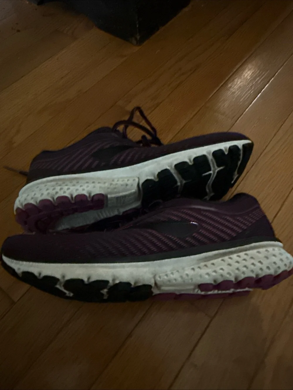 Brooks Ghost 12 Women's Running Shoes in Plum and White